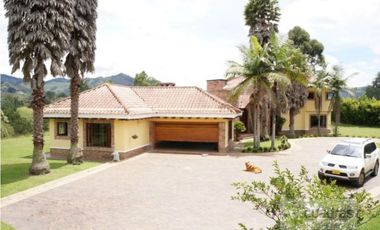 Venta Casa Campestre en El Retiro Fizebad con terreno 10.500 m²
