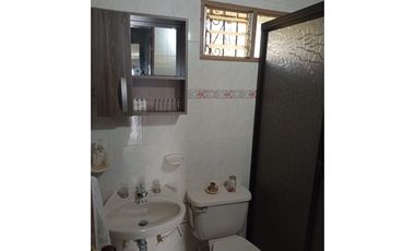 Venta casa campestre con 5 pesebreras y piscina en Guarne