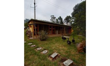 Venta casa campestre con 5 pesebreras y piscina en Guarne