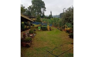 Venta casa campestre con 5 pesebreras y piscina en Guarne