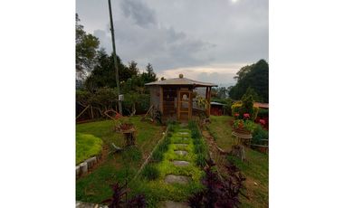 Venta casa campestre con 5 pesebreras y piscina en Guarne