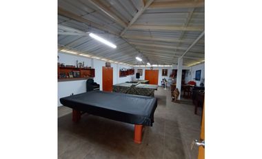 Venta casa campestre con 5 pesebreras y piscina en Guarne