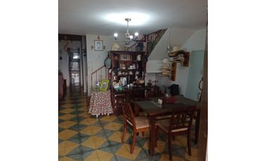 Venta casa campestre con 5 pesebreras y piscina en Guarne