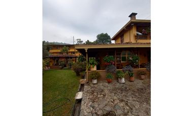 Venta casa campestre con 5 pesebreras y piscina en Guarne