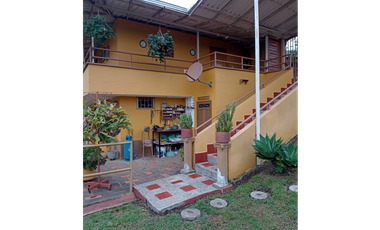 Venta casa campestre con 5 pesebreras y piscina en Guarne