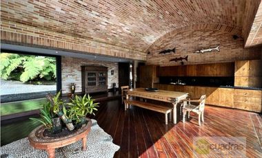 casa en conjunto cerrado en Fizebad