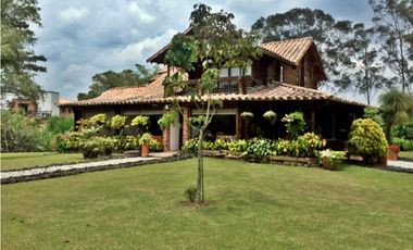 Alquiler casa campestre en Rionegro, 3200 m² cerca a San Antonio