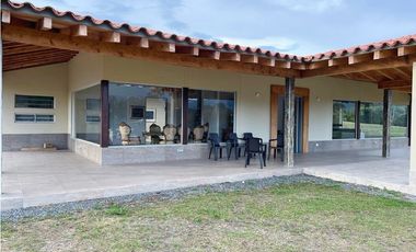 Venta casa campestre 1 planta en La Ceja – Vista, diseño y unidad 24/7