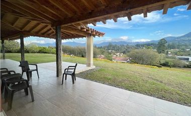 Venta casa campestre 1 planta en La Ceja – Vista, diseño y unidad 24/7
