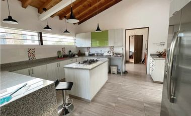 Venta casa campestre 1 planta en La Ceja – Vista, diseño y unidad 24/7