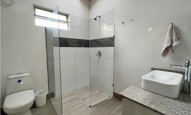 Venta casa campestre 1 planta en La Ceja – Vista, diseño y unidad 24/7