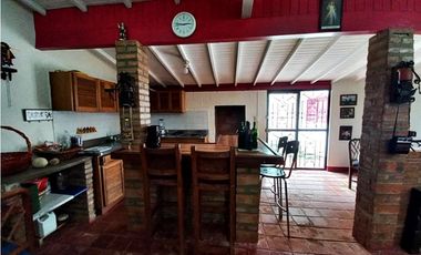 Finca agropecuaria de 6,4 ha con cultivo de aguacate en venta