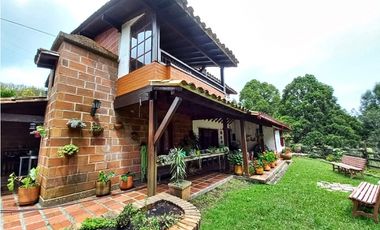 Finca agropecuaria de 6,4 ha con cultivo de aguacate en venta