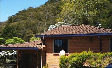 Venta casa campestre con bosque y subdivisión