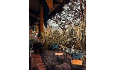 FINCA EL RETIRO CON 5 CONSTRUCCIONES