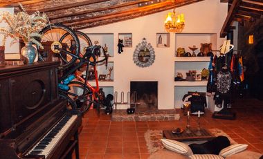 FINCA EL RETIRO CON 5 CONSTRUCCIONES
