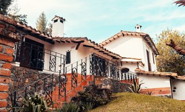 FINCA EL RETIRO CON 5 CONSTRUCCIONES