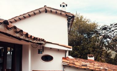FINCA EL RETIRO CON 5 CONSTRUCCIONES