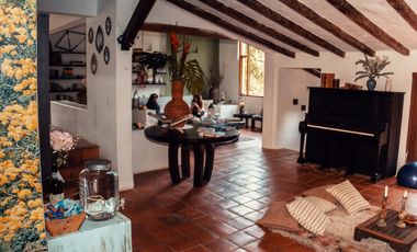 FINCA EL RETIRO CON 5 CONSTRUCCIONES