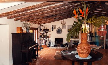 FINCA EL RETIRO CON 5 CONSTRUCCIONES