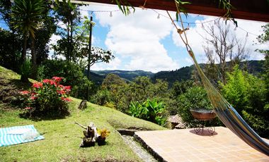 FINCA EL RETIRO CON 5 CONSTRUCCIONES