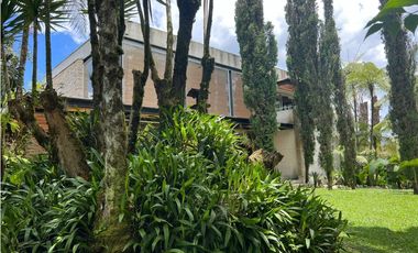 Casa finca moderna con 4 habitaciones, en el Capiro Llanogrnde