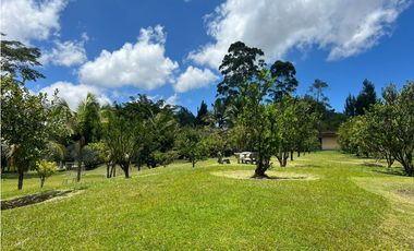 Casa finca moderna con 4 habitaciones, en el Capiro Llanogrnde