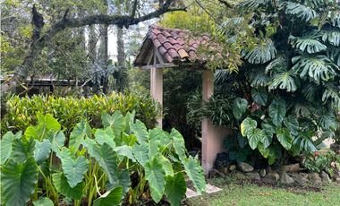 Casa finca moderna con 4 habitaciones, en el Capiro Llanogrnde