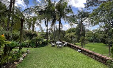 Casa finca moderna con 4 habitaciones, en el Capiro Llanogrnde