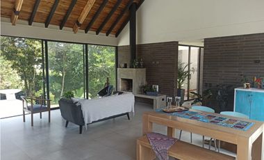 Venta de casa moderna con 3 habitaciones en Unidad cerrada en La Ceja