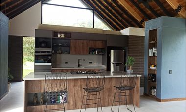 Venta de casa moderna con 3 habitaciones en Unidad cerrada en La Ceja
