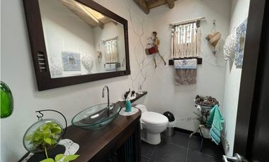 Casa finca en unidad cerrada sector aeropuerto La Mosquita