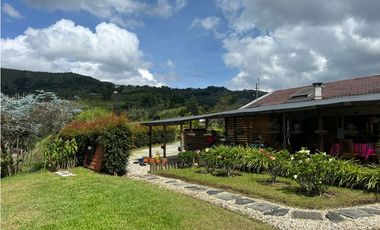 Casa finca en unidad cerrada sector aeropuerto La Mosquita