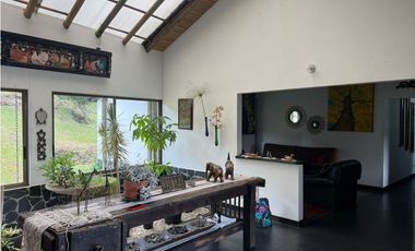 Casa finca en unidad cerrada sector aeropuerto La Mosquita