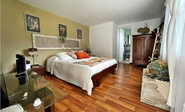 Casa finca con 5 habitaciones en Marinilla