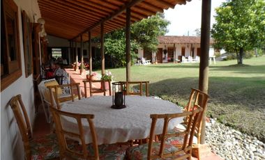 Arriendo casa campeste con 6 habitaciones por el aeropuerto JMC