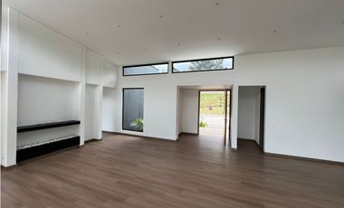 Venta | Casa campestre nueva en Fizebad, unidad cerrada exclusiva