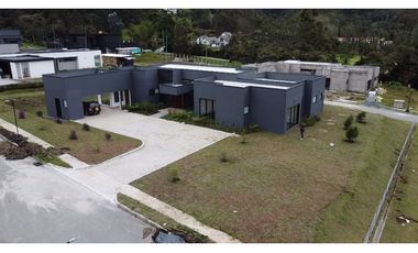 Venta | Casa campestre nueva en Fizebad, unidad cerrada exclusiva