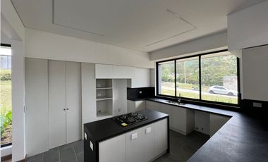 Venta | Casa campestre nueva en Fizebad, unidad cerrada exclusiva