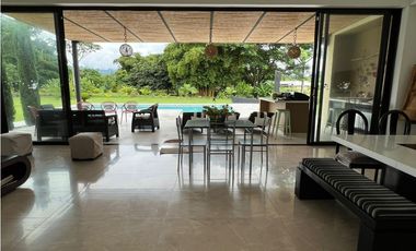 Se Vende Casa Campestre en Condominio Cerritos - Pereira