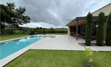 Se Vende Casa Campestre en Condominio Cerritos - Pereira