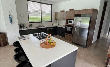 Se Vende Casa Campestre en Condominio Cerritos - Pereira