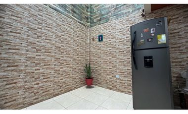 Casa de dos pisos más terraza en venta / permuta Chapinero Sur Palmira