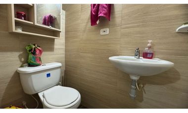 Casa de dos pisos más terraza en venta / permuta Chapinero Sur Palmira