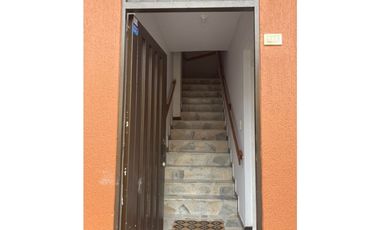 VENTA DE ESPACIOSA CASA Y LOCAL COMERCIAL  CERCA DEL CENTRO HISTORICO
