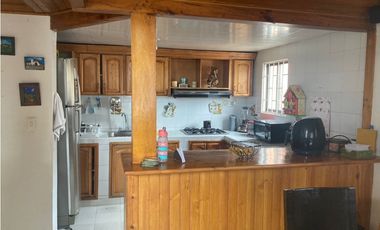 VENTA DE ESPACIOSA CASA Y LOCAL COMERCIAL  CERCA DEL CENTRO HISTORICO
