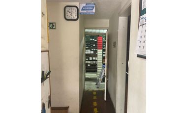 VENTA DE ESPACIOSA CASA Y LOCAL COMERCIAL  CERCA DEL CENTRO HISTORICO