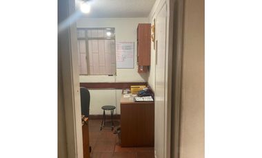 VENTA DE ESPACIOSA CASA Y LOCAL COMERCIAL  CERCA DEL CENTRO HISTORICO