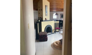 VENTA DE ESPACIOSA CASA Y LOCAL COMERCIAL  CERCA DEL CENTRO HISTORICO