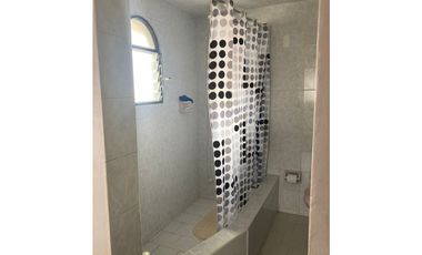 VENTA DE ESPACIOSA CASA Y LOCAL COMERCIAL  CERCA DEL CENTRO HISTORICO